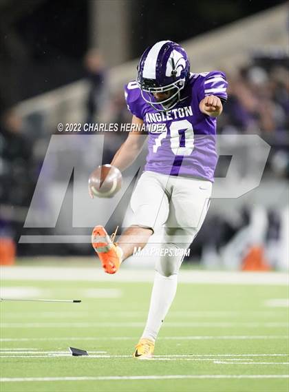 Thumbnail 1 in Angleton vs. College Station (UIL 5A Division I Area Playoff) photogallery.