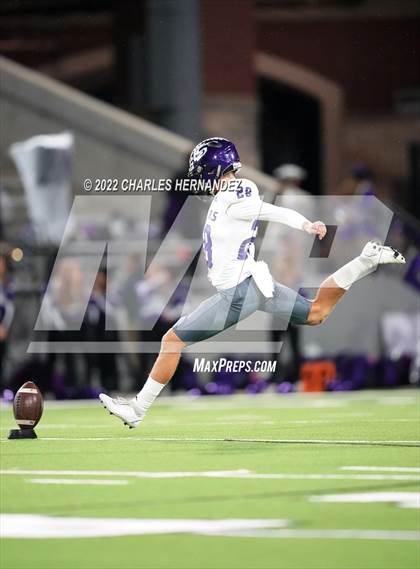 Thumbnail 2 in Angleton vs. College Station (UIL 5A Division I Area Playoff) photogallery.