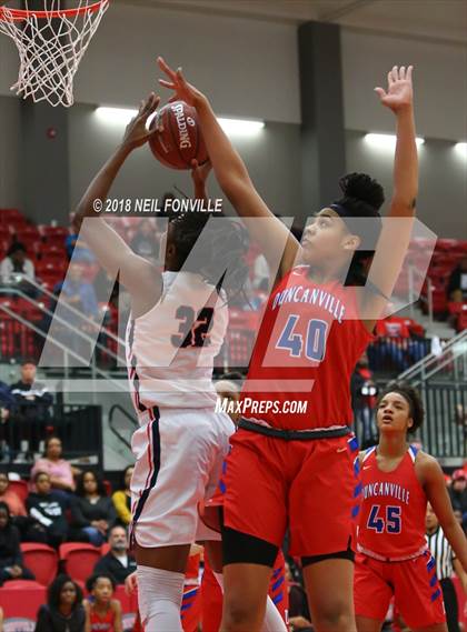 Thumbnail 3 in Duncanville vs. Allen (UIL 6A Regional Semifinals Playoff) photogallery.