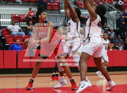 Thumbnail 2 in Duncanville vs. Allen (UIL 6A Regional Semifinals Playoff) photogallery.