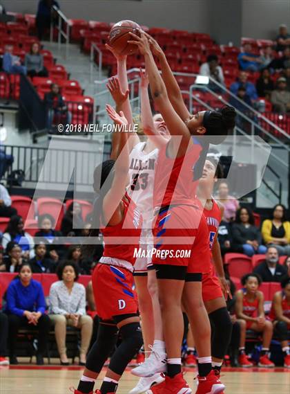 Thumbnail 2 in Duncanville vs. Allen (UIL 6A Regional Semifinals Playoff) photogallery.