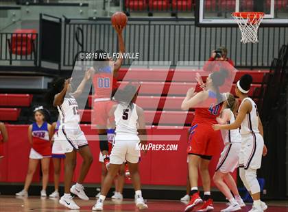 Thumbnail 2 in Duncanville vs. Allen (UIL 6A Regional Semifinals Playoff) photogallery.