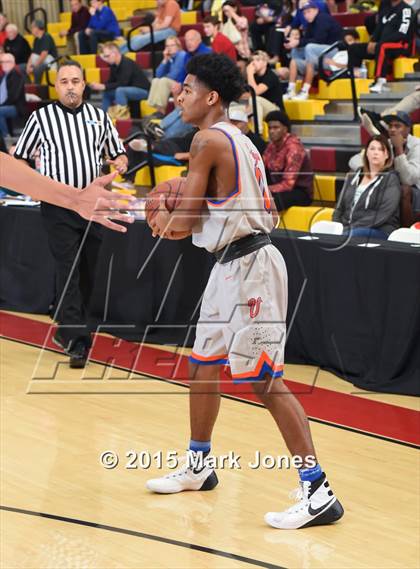 Thumbnail 2 in St. Mary's vs Rainier Beach (Hoophall West Invitational) photogallery.