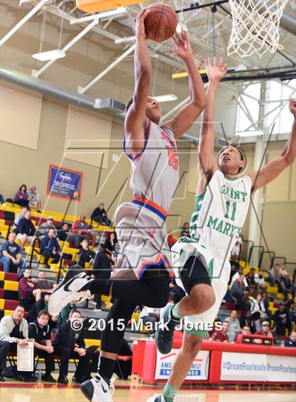 Thumbnail 3 in St. Mary's vs Rainier Beach (Hoophall West Invitational) photogallery.