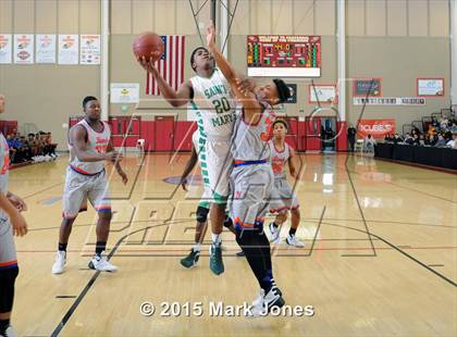 Thumbnail 3 in St. Mary's vs Rainier Beach (Hoophall West Invitational) photogallery.