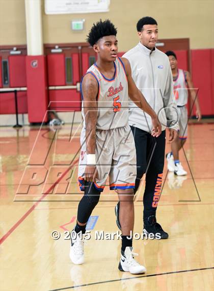 Thumbnail 1 in St. Mary's vs Rainier Beach (Hoophall West Invitational) photogallery.