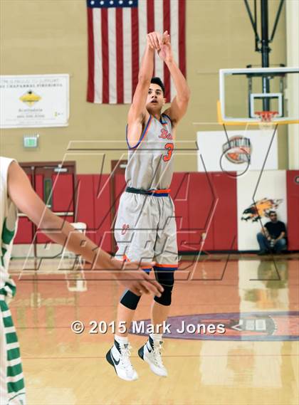 Thumbnail 2 in St. Mary's vs Rainier Beach (Hoophall West Invitational) photogallery.
