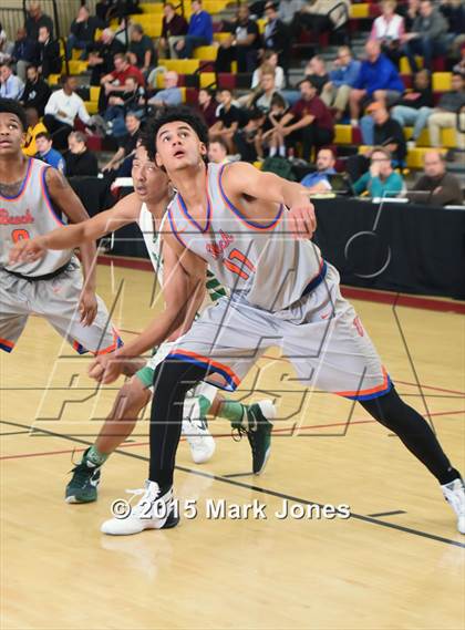 Thumbnail 2 in St. Mary's vs Rainier Beach (Hoophall West Invitational) photogallery.