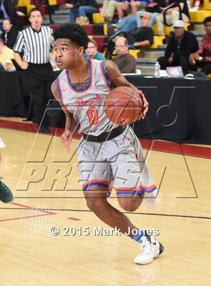 Thumbnail 1 in St. Mary's vs Rainier Beach (Hoophall West Invitational) photogallery.