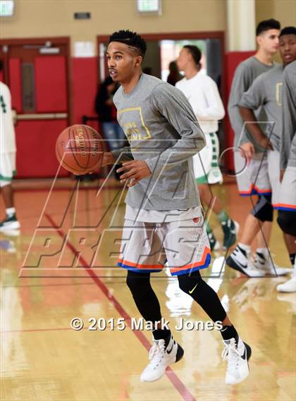 Thumbnail 1 in St. Mary's vs Rainier Beach (Hoophall West Invitational) photogallery.