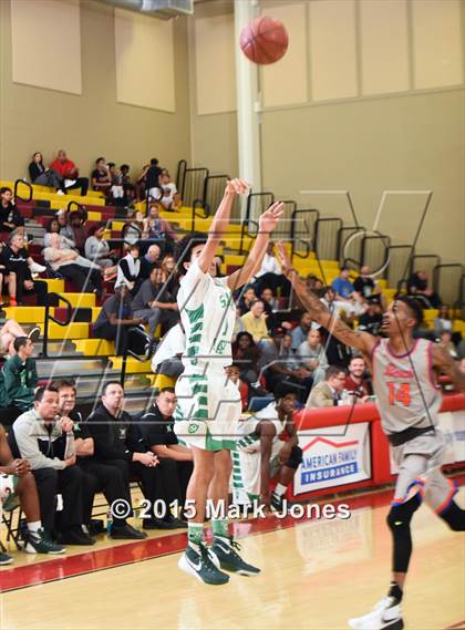 Thumbnail 2 in St. Mary's vs Rainier Beach (Hoophall West Invitational) photogallery.