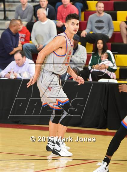 Thumbnail 3 in St. Mary's vs Rainier Beach (Hoophall West Invitational) photogallery.