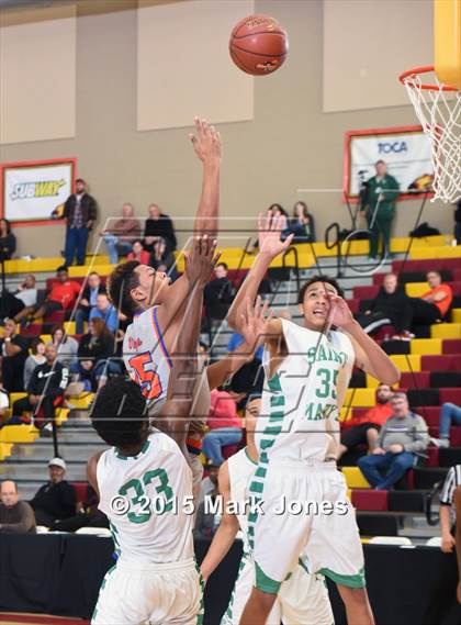 Thumbnail 3 in St. Mary's vs Rainier Beach (Hoophall West Invitational) photogallery.