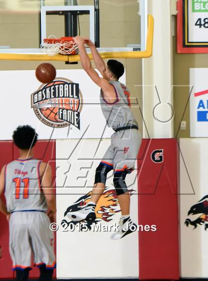 Thumbnail 3 in St. Mary's vs Rainier Beach (Hoophall West Invitational) photogallery.