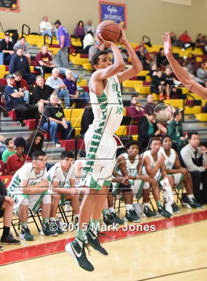 Thumbnail 1 in St. Mary's vs Rainier Beach (Hoophall West Invitational) photogallery.