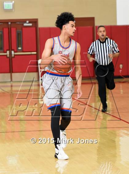 Thumbnail 1 in St. Mary's vs Rainier Beach (Hoophall West Invitational) photogallery.