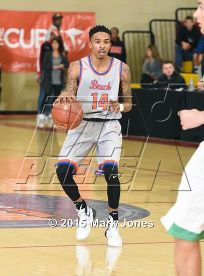 Thumbnail 3 in St. Mary's vs Rainier Beach (Hoophall West Invitational) photogallery.