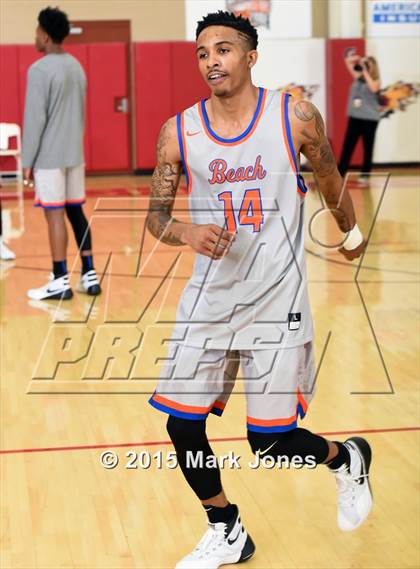 Thumbnail 2 in St. Mary's vs Rainier Beach (Hoophall West Invitational) photogallery.