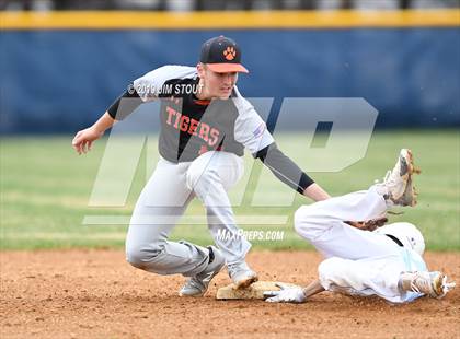 Thumbnail 1 in White Plains @ John Jay-East Fishkill photogallery.