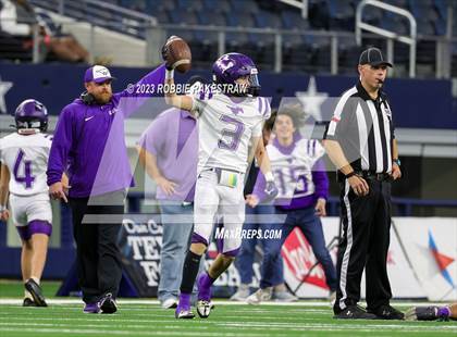 Thumbnail 3 in Benjamin @ Oglesby (UIL 1A D2 Football Final) photogallery.