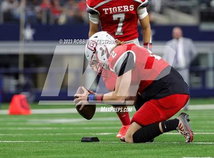 Thumbnail 1 in Benjamin @ Oglesby (UIL 1A D2 Football Final) photogallery.