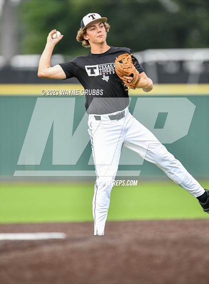 Thumbnail 3 in Lufkin @ Texas (UIL 5A Bi-District) photogallery.