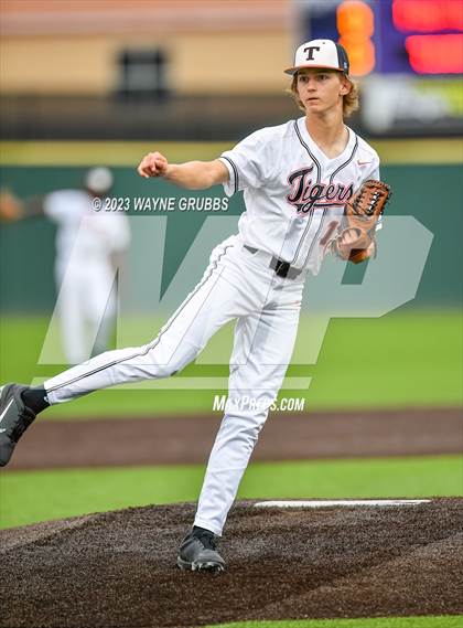 Thumbnail 3 in Lufkin @ Texas (UIL 5A Bi-District) photogallery.