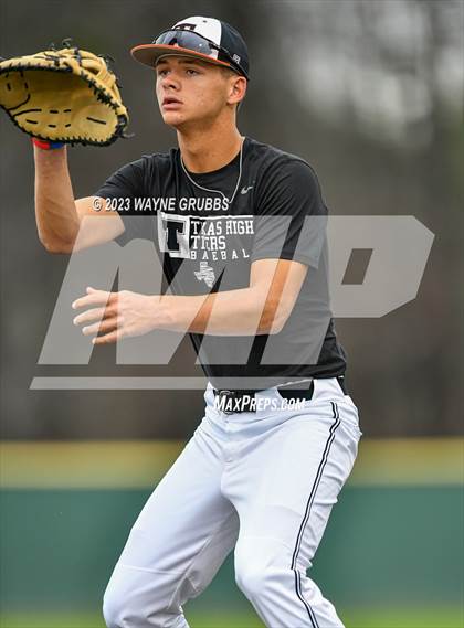 Thumbnail 2 in Lufkin @ Texas (UIL 5A Bi-District) photogallery.