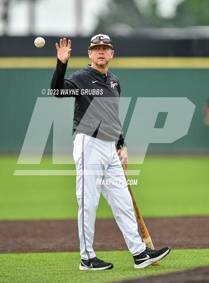 Thumbnail 3 in Lufkin @ Texas (UIL 5A Bi-District) photogallery.