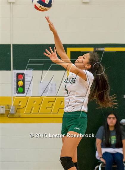 Thumbnail 2 in East Central vs Holmes Freshman photogallery.