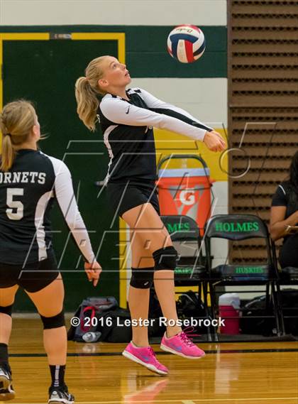 Thumbnail 2 in East Central vs Holmes Freshman photogallery.