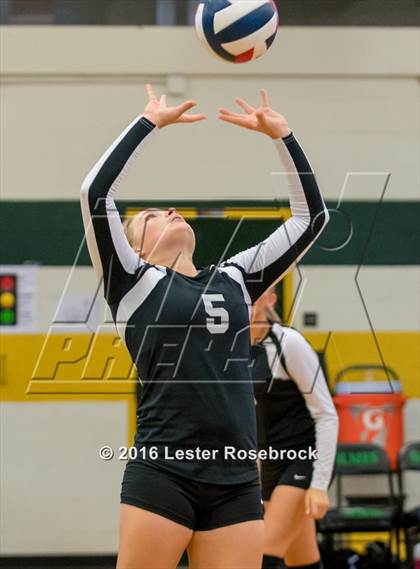 Thumbnail 3 in East Central vs Holmes Freshman photogallery.