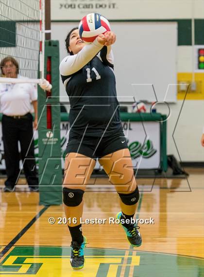 Thumbnail 2 in East Central vs Holmes Freshman photogallery.