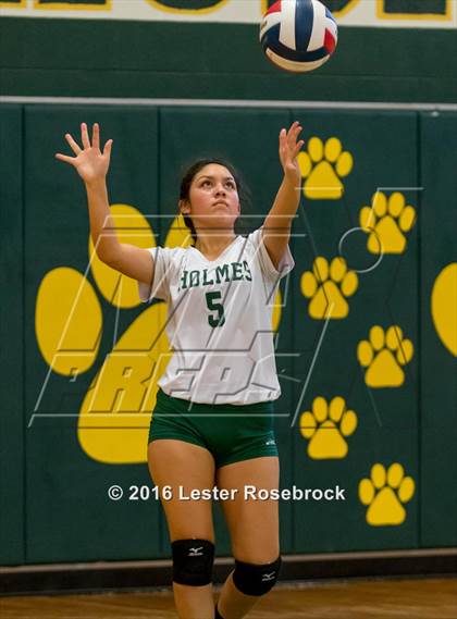 Thumbnail 3 in East Central vs Holmes Freshman photogallery.