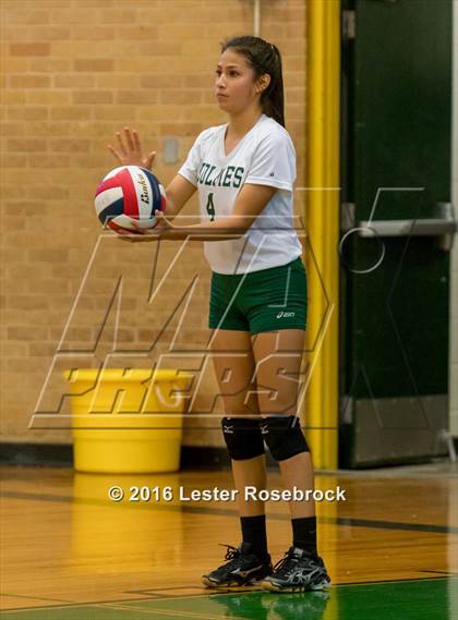 Thumbnail 1 in East Central vs Holmes Freshman photogallery.