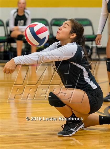 Thumbnail 3 in East Central vs Holmes Freshman photogallery.