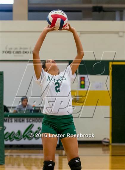 Thumbnail 3 in East Central vs Holmes Freshman photogallery.