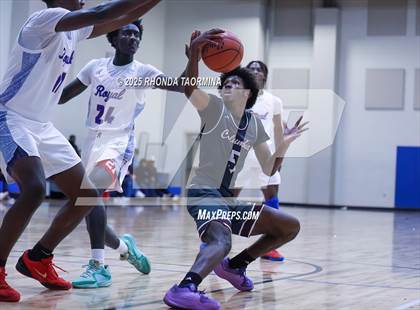Thumbnail 3 in Royal vs. Columbia photogallery.