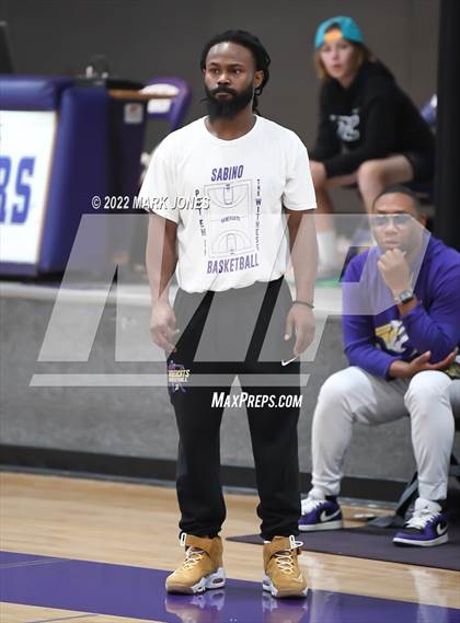 Thumbnail 1 in Sabino vs. St. John Paul II Catholic (Coyotes Basketball Invitational) photogallery.