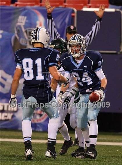 Thumbnail 2 in Passaic Valley vs. West Morris (NJSIAA Public North 2 Group 3 Final) photogallery.