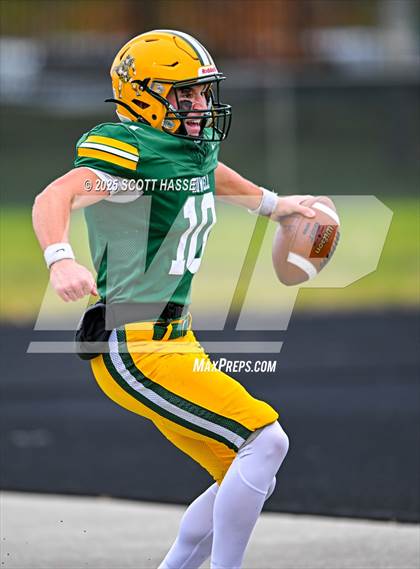 Thumbnail 2 in East Kentwood @ Howell (MSHAA D-1 Dist-2: FINAL) photogallery.