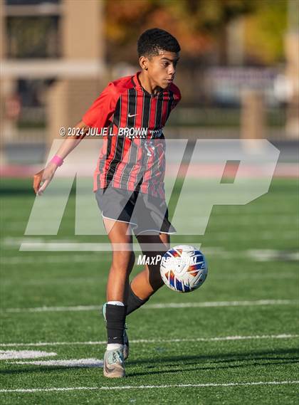 Thumbnail 3 in Fort Wayne Concordia Lutheran vs. Park Tudor (IHSAA 2A Semi-state playoff) photogallery.