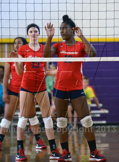 Thumbnail 2 in Redondo Union vs. Sacred Heart (Durango Fall Classic) photogallery.