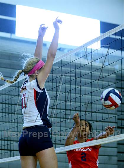 Thumbnail 1 in Redondo Union vs. Sacred Heart (Durango Fall Classic) photogallery.