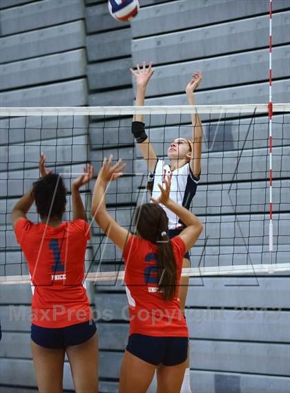 Thumbnail 2 in Redondo Union vs. Sacred Heart (Durango Fall Classic) photogallery.