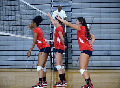 Thumbnail 1 in Redondo Union vs. Sacred Heart (Durango Fall Classic) photogallery.
