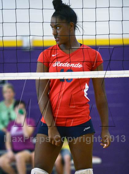 Thumbnail 1 in Redondo Union vs. Sacred Heart (Durango Fall Classic) photogallery.