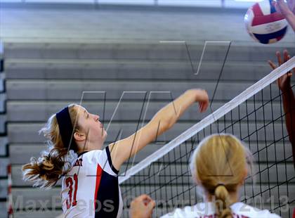 Thumbnail 2 in Redondo Union vs. Sacred Heart (Durango Fall Classic) photogallery.