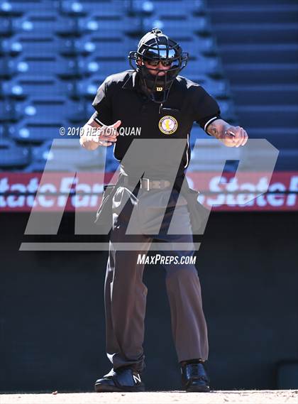 Thumbnail 3 in Troy vs. Fullerton photogallery.