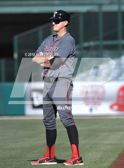 Thumbnail 3 in Troy vs. Fullerton photogallery.